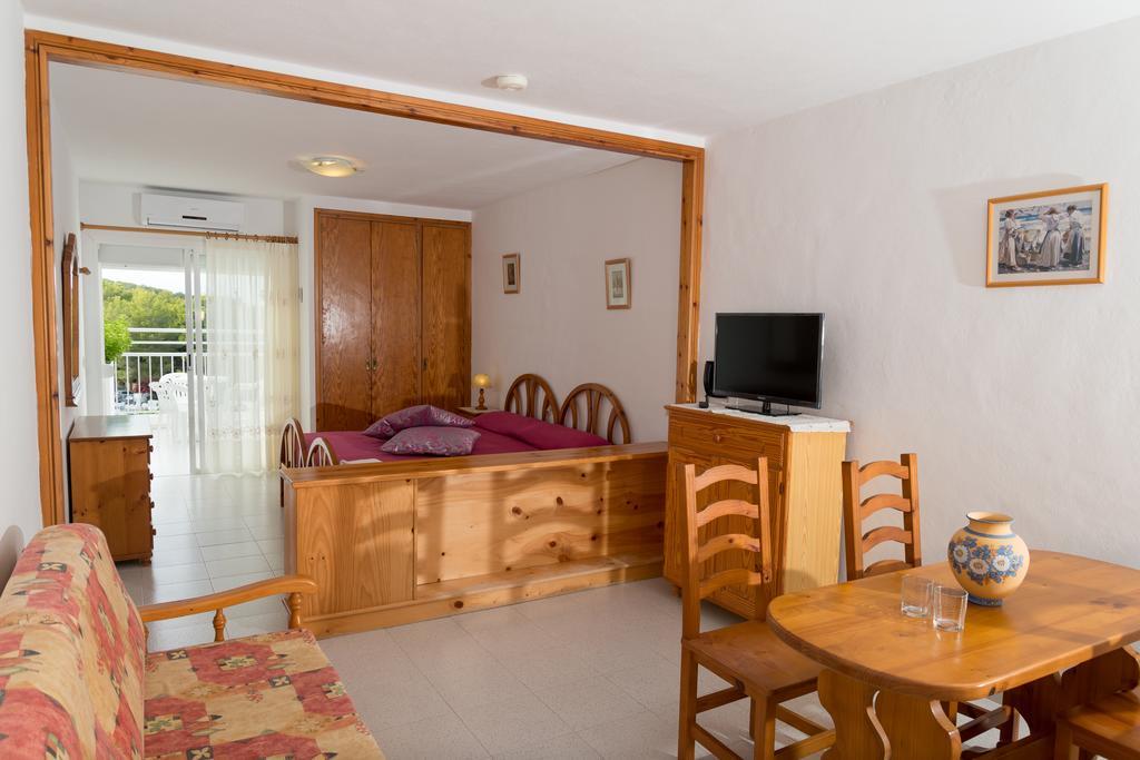 Flats Friends Apartamentos Es Puet Blanc Portinatx Kültér fotó
