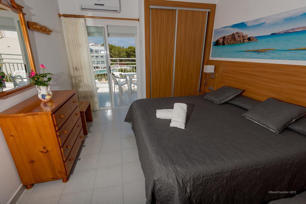 Flats Friends Apartamentos Es Puet Blanc Portinatx Kültér fotó